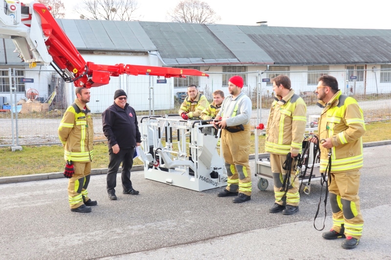 Drehleiter-Ausbildung mit der Magirus Fire Fighter Academy